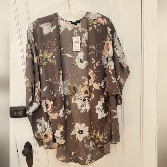 New with tags,sheer,floral cardigan from Eclipse - Picture 1 of 3